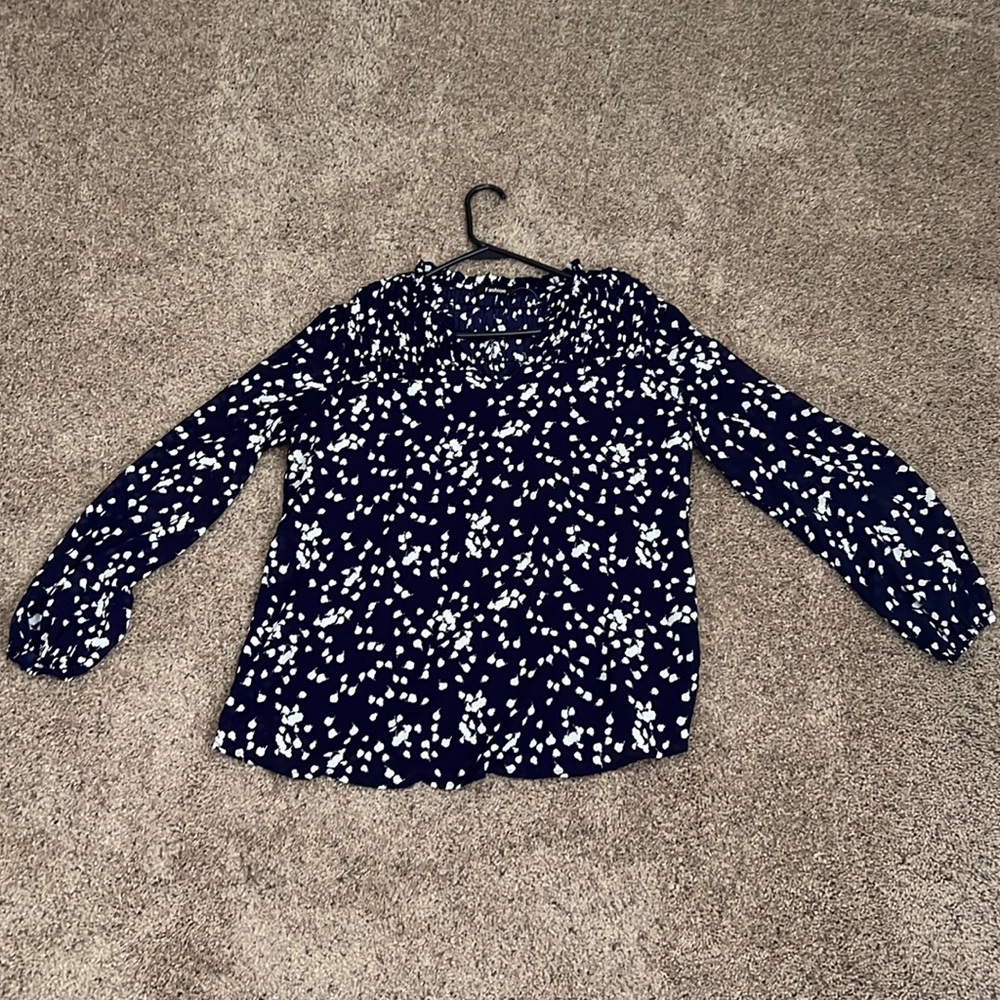 Blue light weight long sleeve top